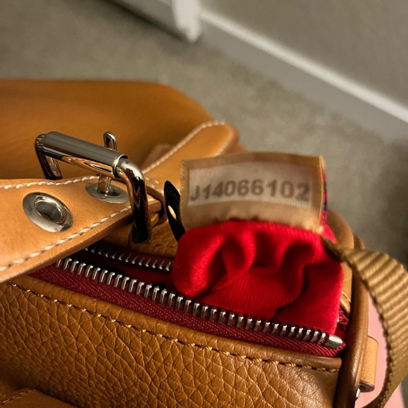 Likenew in original dust bag - Picture 4 of 8